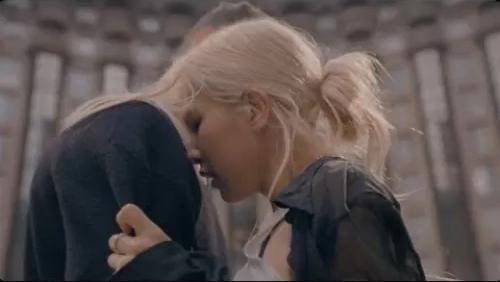 Number One Girl (Performance Video)