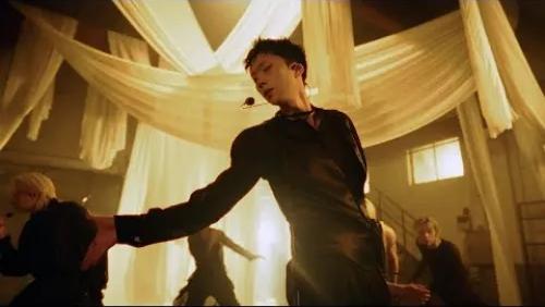 Pretty Boy (Live Performance Video)