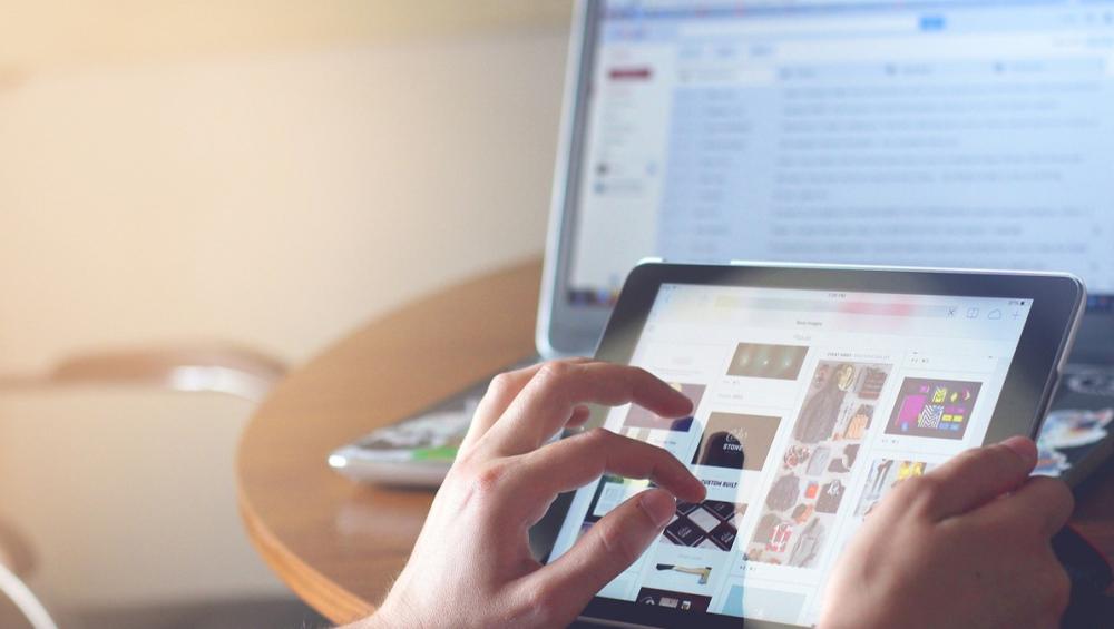 Unijna apka do weryfikacji wieku na FB i Insta? Ministerstwo Cyfryzacji dementuje