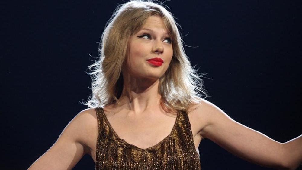 Fan zaprosił Taylor Swift na studniówkę! Tay się zgodzi?!