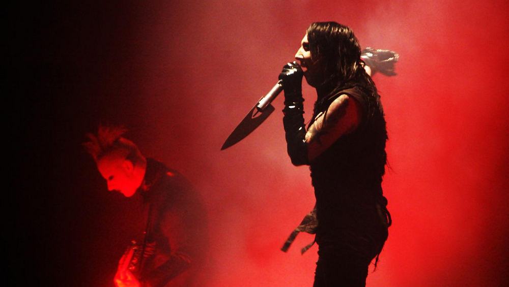 Marilyn Manson odwołuje koncerty po groźnym wypadku na scenie! Marilyn Manson odwołuje koncerty po groźnym wypadku na scenie!