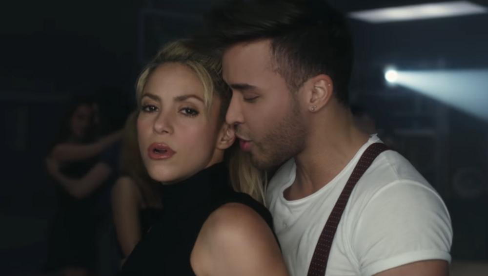 Prince Royce i zmysłowa Shakira tańczą w nowym klipie „Deja Vu”!