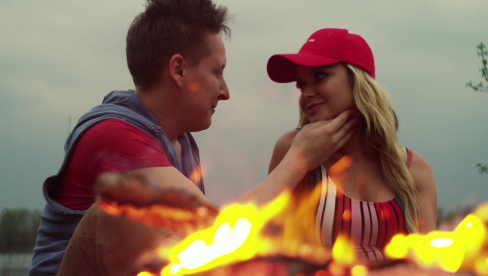 Antek Smykiewicz i Ola Ciupa w romantycznym klipie do singla „Wspólny czas” Antek Smykiewicz i Ola Ciupa w romantycznym klipie do singla „Wspólny czas”