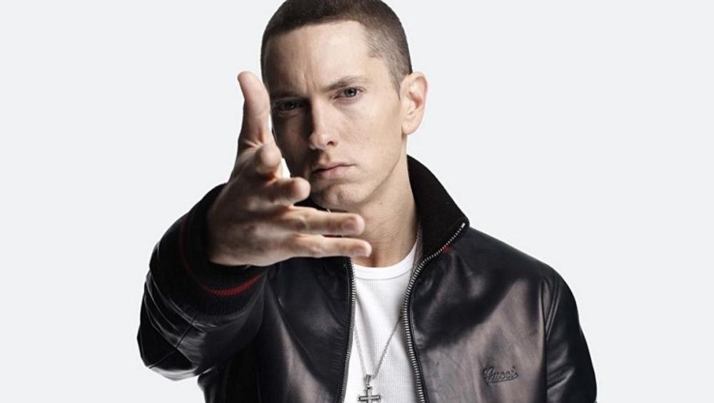 Tłumaczka języka migowego rapuje z Eminemem! To nagranie to HIT