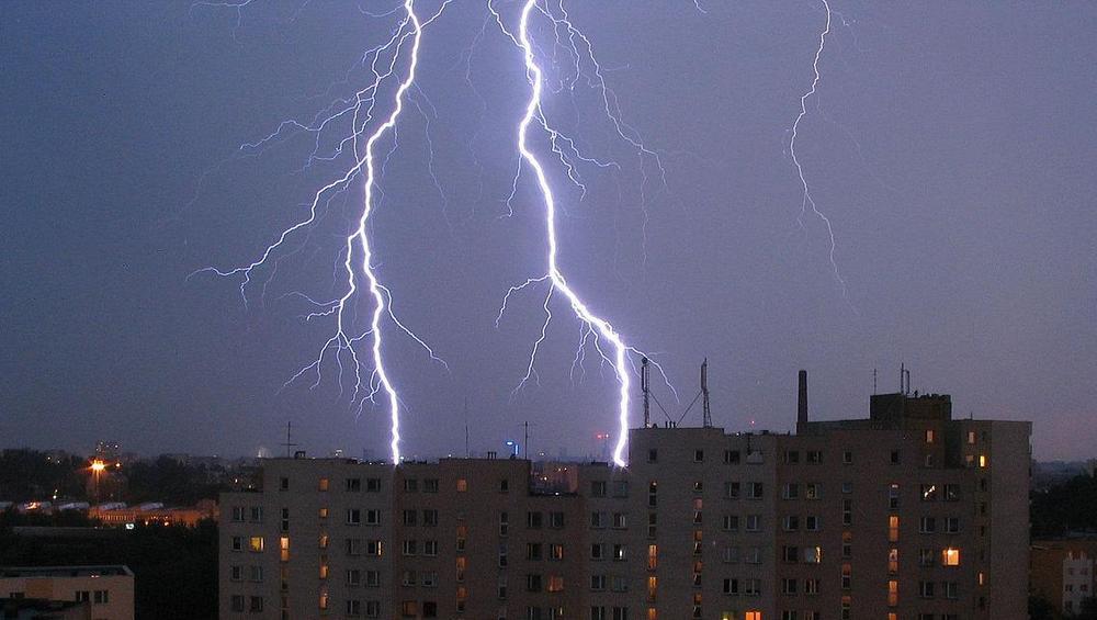 Alert RCB: groźne burze nad Polską. Zwołano sztab kryzysowy