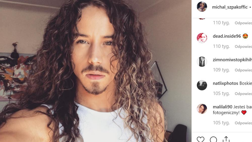 Michał Szpak zaśpiewał na ślubie przyjaciela. Niesamowity wykon! [VIDEO]