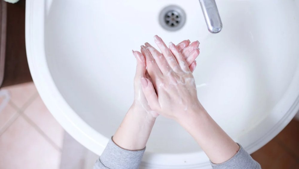 Koronawirus: powstała playlista do mycia rąk. Serio