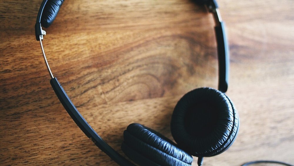 10 najlepszych podcastów w sieci. Czego słuchać w czasie wolnym?