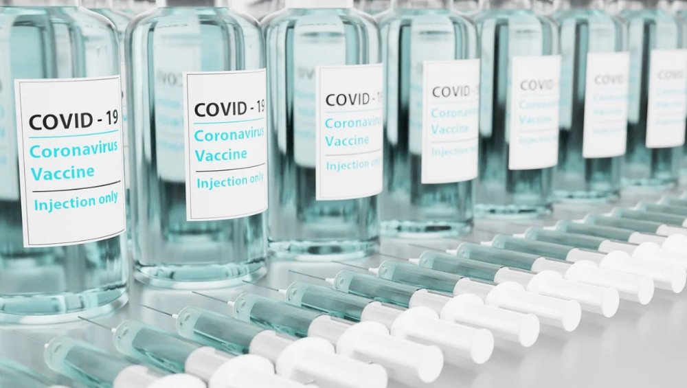 Koronawirus: kiedy szczepienia dla wszystkich chętnych? Jest termin