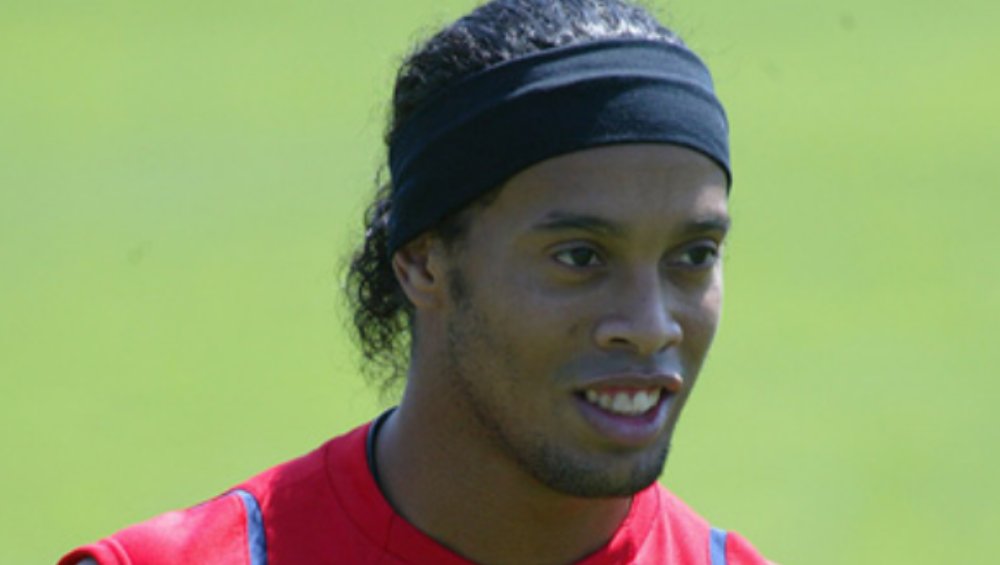 Ronaldinho w żałobie. Koronawirus powodem rodzinnej tragedii piłkarza