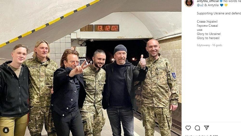 Bono z U2 zagrał koncert w kijowskim metrze [VIDEO]