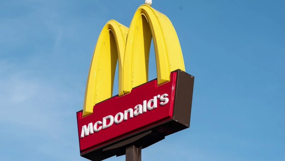McDonald's zamyka lokale w Rosji. Co z wypłatą dla pracowników?