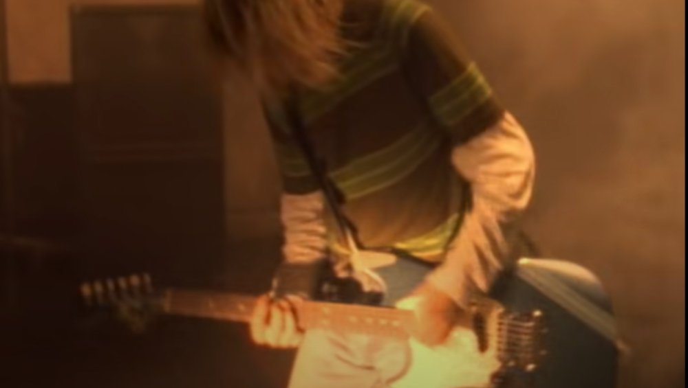 Nirvana: gitara Kurta Cobaina z klipu Smells Like Teen Spirit sprzedana! Za ile?