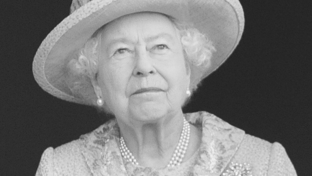 Elżbieta II nie zmarła z powodu podeszłego wieku? Miałaby na to chorować
