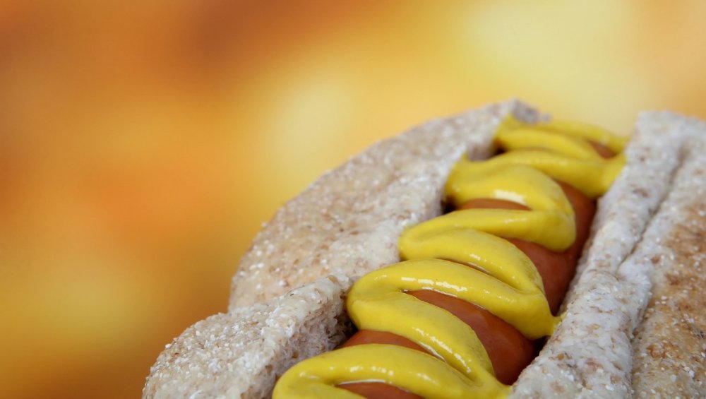 Czarny hot dog z okazji Black Friday 2022. Gdzie dostępny i jaka cena?