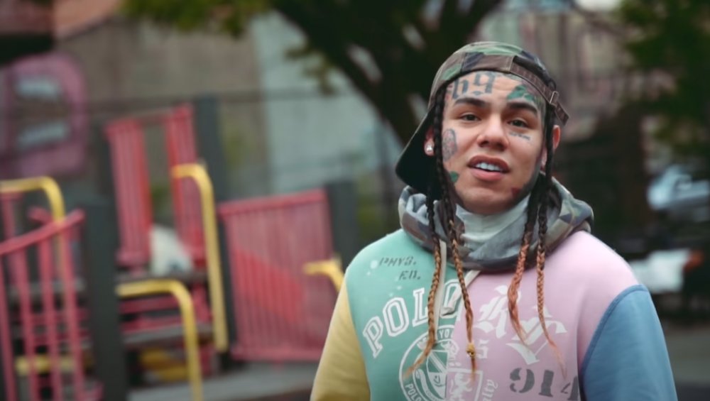 Tekashi 6ix9ine pobity w saunie. Trafił do szpitala, jest nagranie Tekashi 6ix9ine pobity w saunie. Trafił do szpitala, jest nagranie