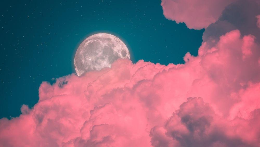 Pełnia Księżyca – kwiecień 2023. Kiedy oglądać Różowy Księżyc?