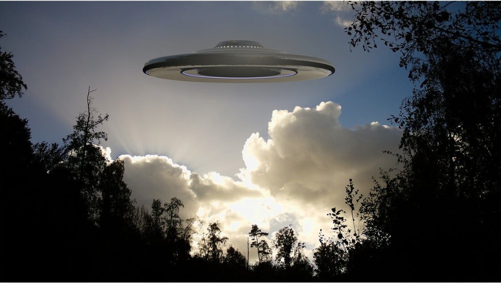 UFO w ogródku w USA? Obejrzyjcie zapis z policyjnej kamery [VIDEO]