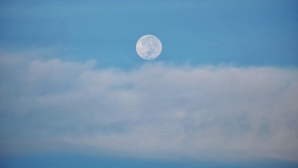Pełnia księżyca - wrzesień 2023. Kiedy oglądać Księżyc Plonów?