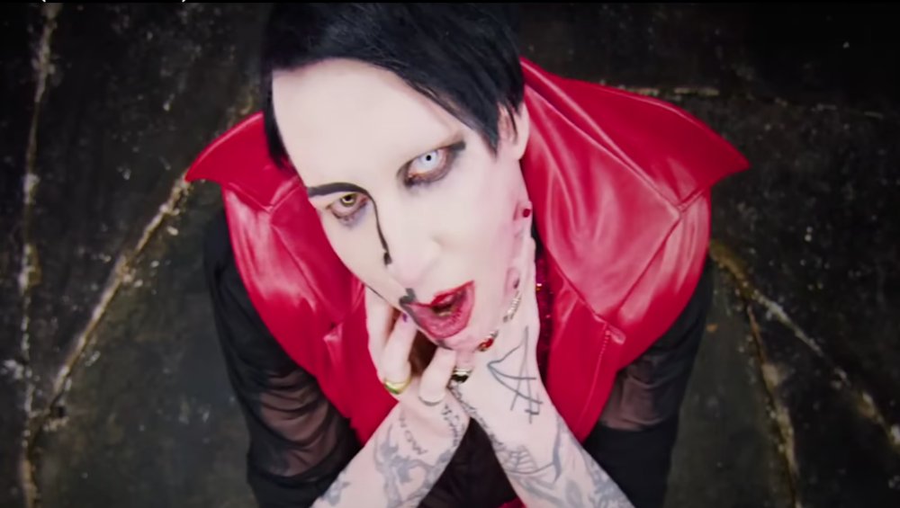 Marilyn Manson z wyrokiem. Opluł i ‘zasmarkał’ operatorkę