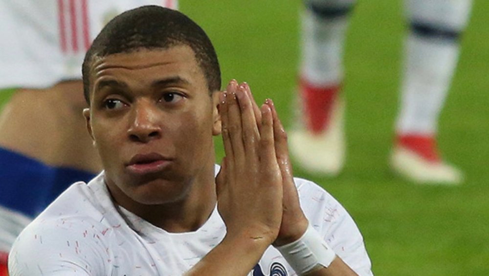 Mbappe nie zagra w meczu z Polską. Złamany nos wykluczył francuskiego piłkarza Mbappe nie zagra w meczu z Polską. Złamany nos wykluczył francuskiego piłkarza