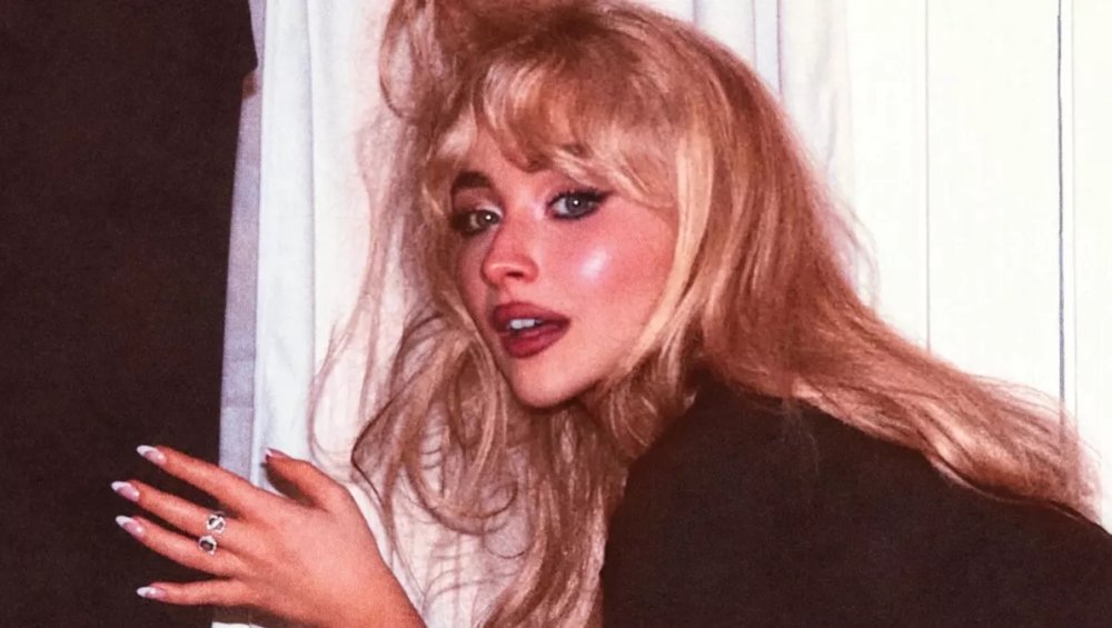 Sabrina Carpenter SZOKUJE okładką nowego albumu. Przesadziła?