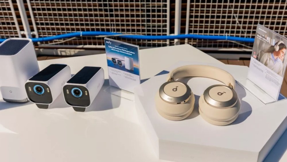 Premiera najnowszych produktów soundcore w Polsce - słuchawki Liberty 5 oraz Aeroclip zadebiutowały podczas eventu w stylu coffee party