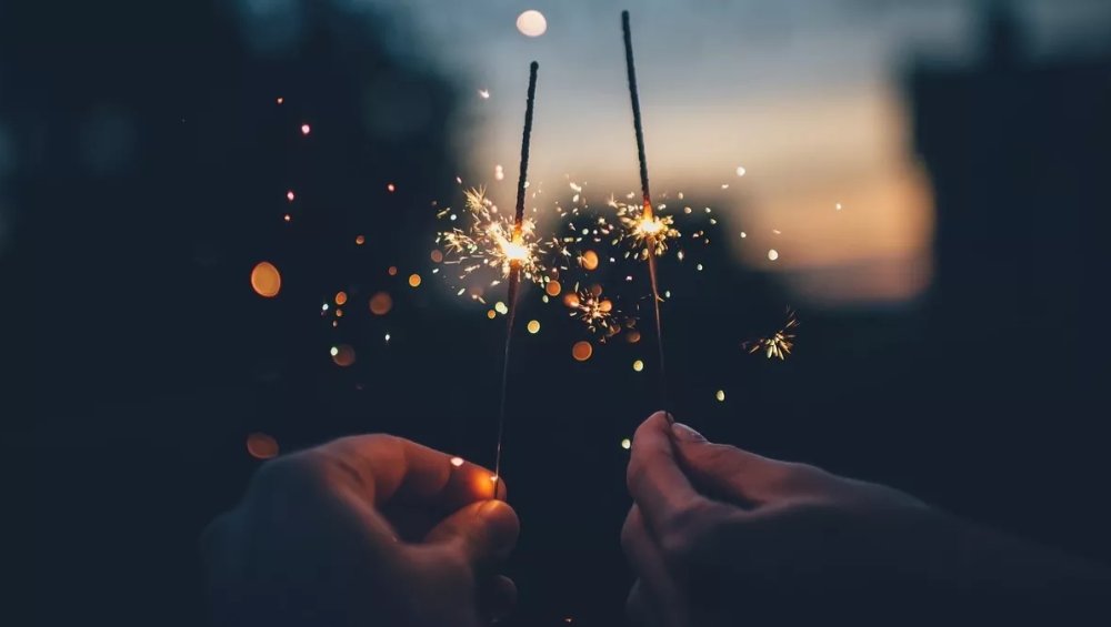 Życzenia i gify na Nowy Rok 2026 do wysłania SMSem, na Messengerze i WhatsAppie