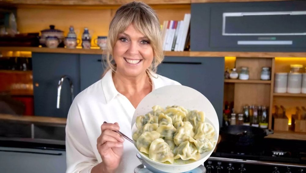 Ewa Wachowicz z cateringiem świątecznym. Co i za ile w ofercie?