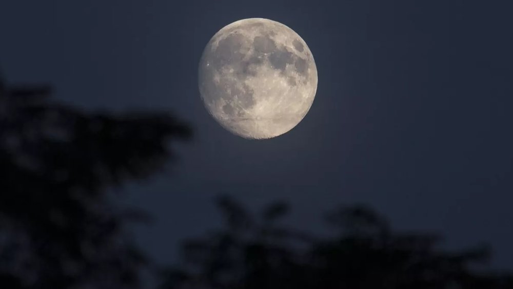 Pełnia w lutym. Kiedy oglądać Śnieżny Księżyc?