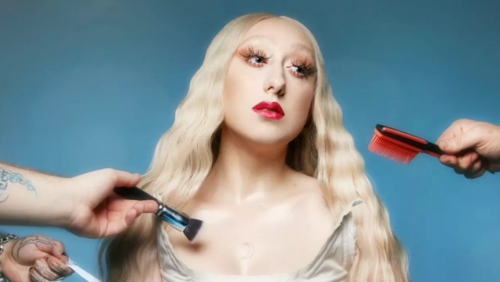 Luna tańcuje... w kościele. Internauci oburzeni, archidiecezja reaguje