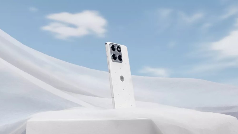 Marzy Ci się smartfon z kryształkami Swarovski? To możliwe z Motorolą edge 70