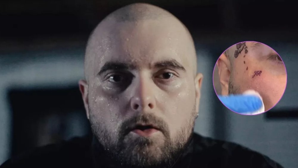 Bedoes dotrzymał obietnicy. Wytatuował ‚JR’ na twarzy