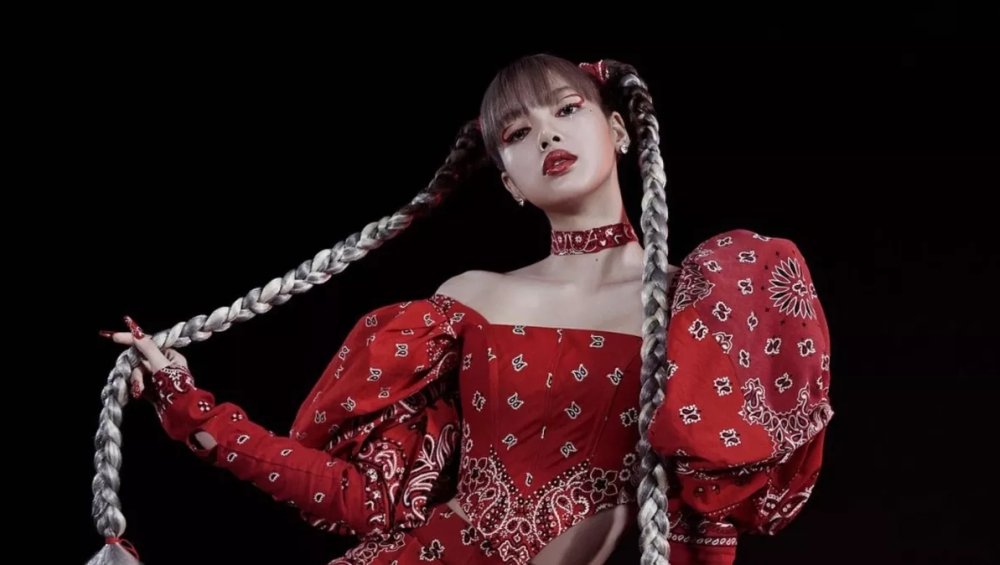 Lisa z BLACKPINK wraca z nową muzyką. SaWaDiKa to powrót do hip-hopowych korzeni