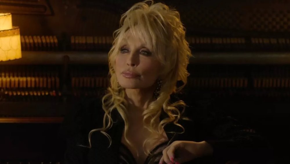 Tak mieszkała Dolly Parton. Jej hollywoodzka willa trafiła na sprzedaż