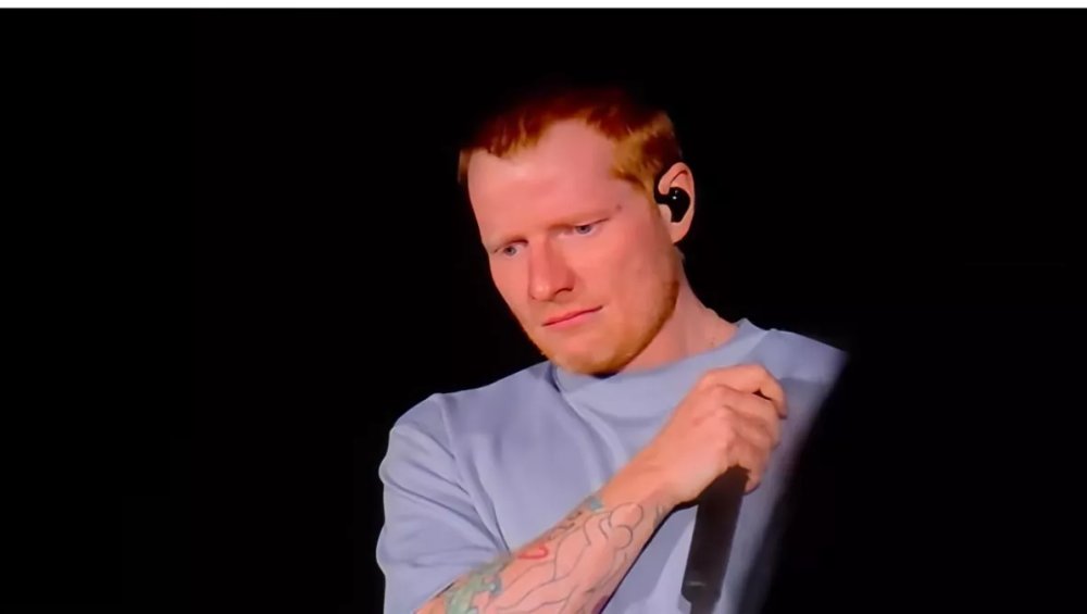 Ed Sheeran zalał się łzami. Odniósł się do ostatniego zamieszania