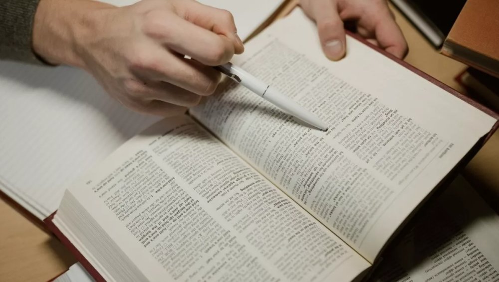 Dictionary ogłosił słowo roku 2026. W sieci szybko zrobiło furorę