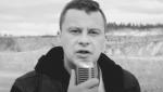 Łukasz Mojecki nie żyje. Wokalista był znany z popularnego ...